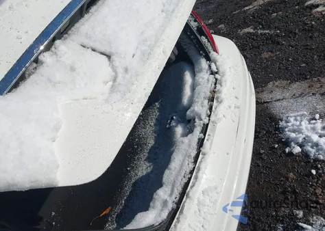 2014 Mercedes-Benz C 250 z USA, uszkodzony, nr VIN WDDGJ4HB0EG279902